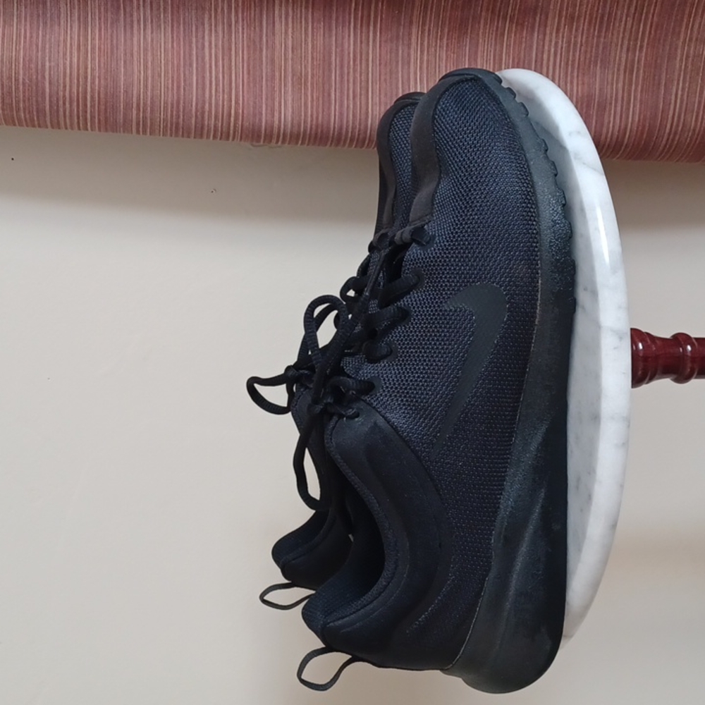 WOMENS NIKE 9.5